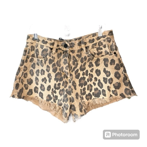 Blank NYC The Barrow Vintage Denim cheetah print shorts size 28 - Picture 3 of 6